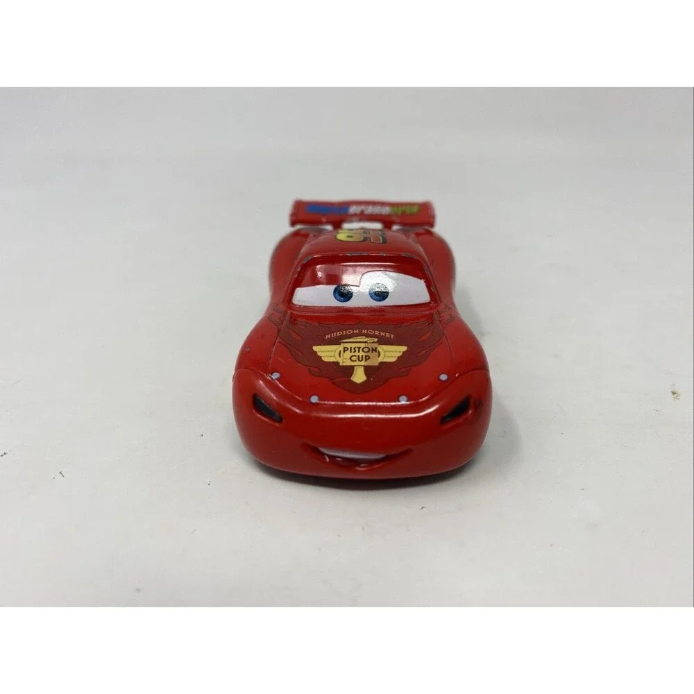 Mattel Lightning McQueen Lights & Sounds Diecast Car Disney Pixar Cars 2